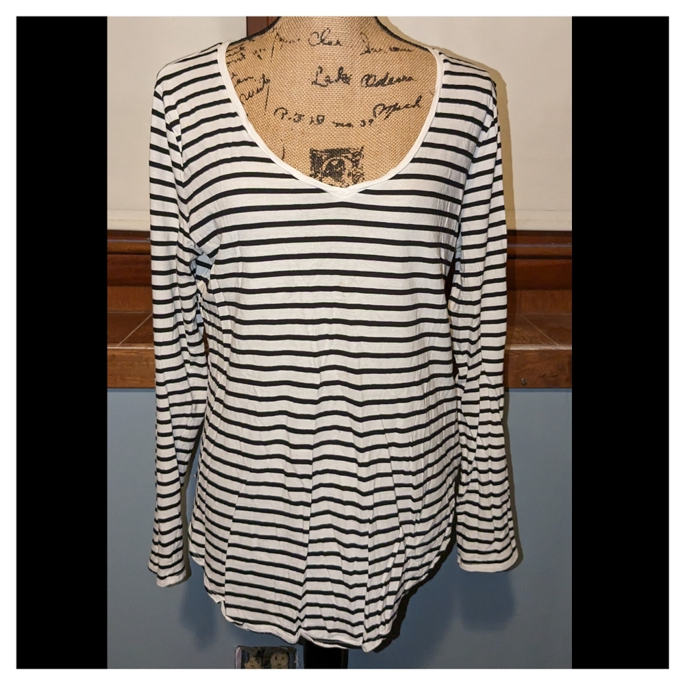 Old Navy relaxed v-neck stripped long sleeve blouse size large tall